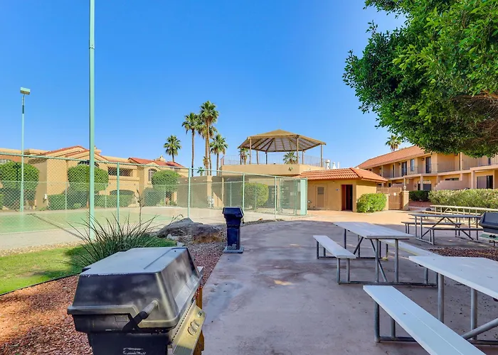 Walk To Rotary Park: Lhc W/ Private Patio Lake Havasu City