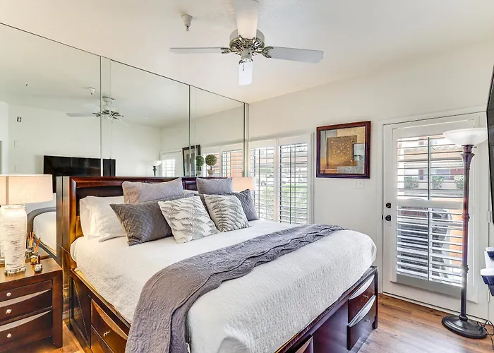 Walk To Rotary Park: Lhc W/ Private Patio Holiday home *