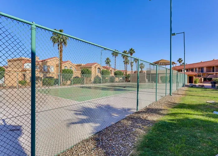 Walk To Rotary Park: Lhc W/ Private Patio Holiday home