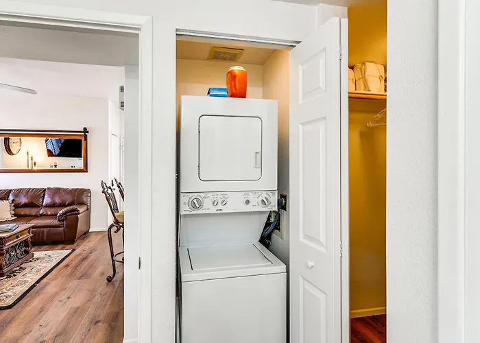 Walk To Rotary Park: Lhc W/ Private Patio Holiday home Lake Havasu City
