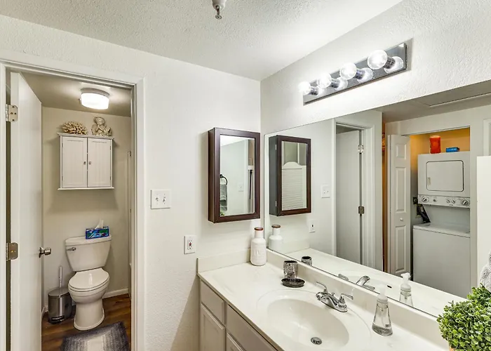Holiday home Walk To Rotary Park: Lhc W/ Private Patio Lake Havasu City