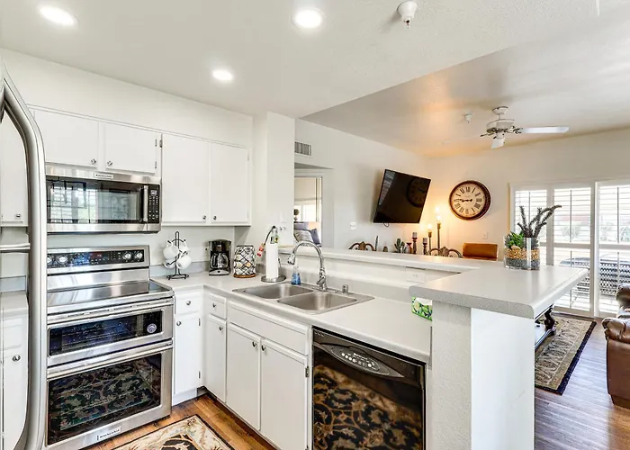 Walk To Rotary Park: Lhc W/ Private Patio *